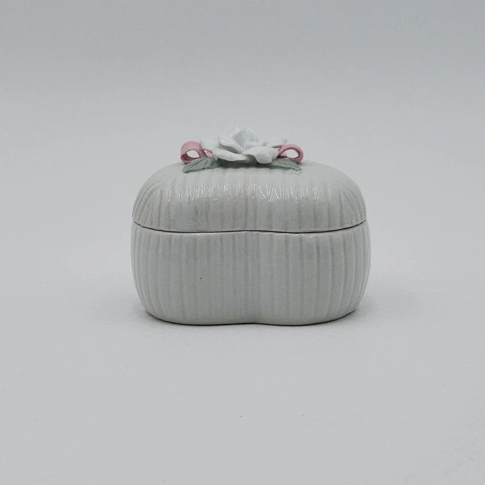 Porcelain Heart Trinket Box White Rose Pink Bow Ribbed Floral Jewelry Box